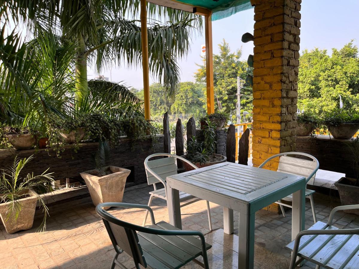 Aakritii Hotels Gurgaon Exterior foto